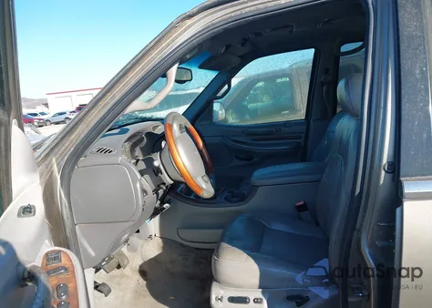 2001 Lincoln Navigator z USA, uszkodzony, nr VIN 5LMEU27R41LJ32312